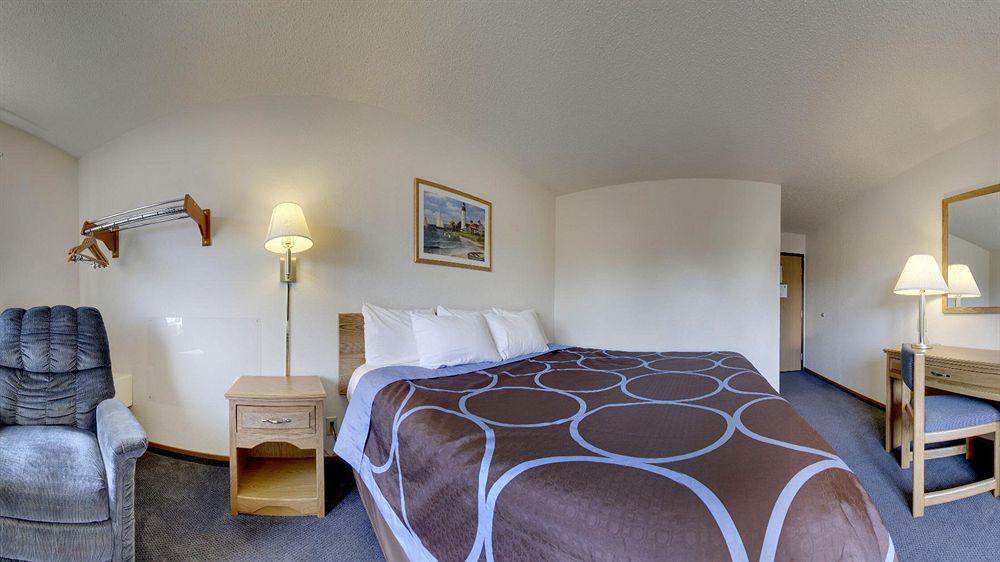 Super 8 By Wyndham Kirksville-University Area Екстериор снимка