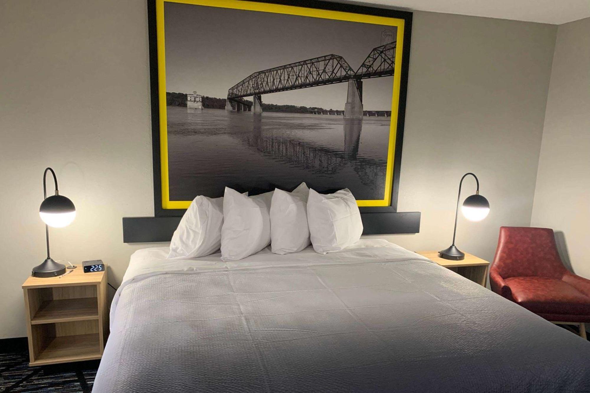 Super 8 By Wyndham Kirksville-University Area Екстериор снимка