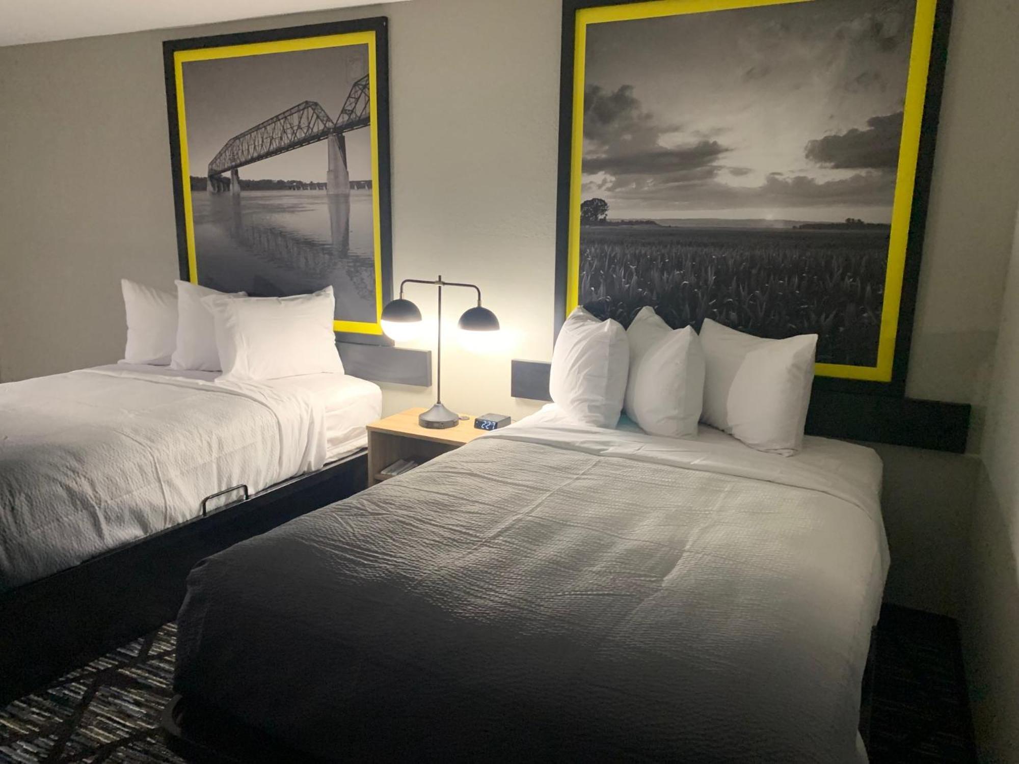 Super 8 By Wyndham Kirksville-University Area Екстериор снимка